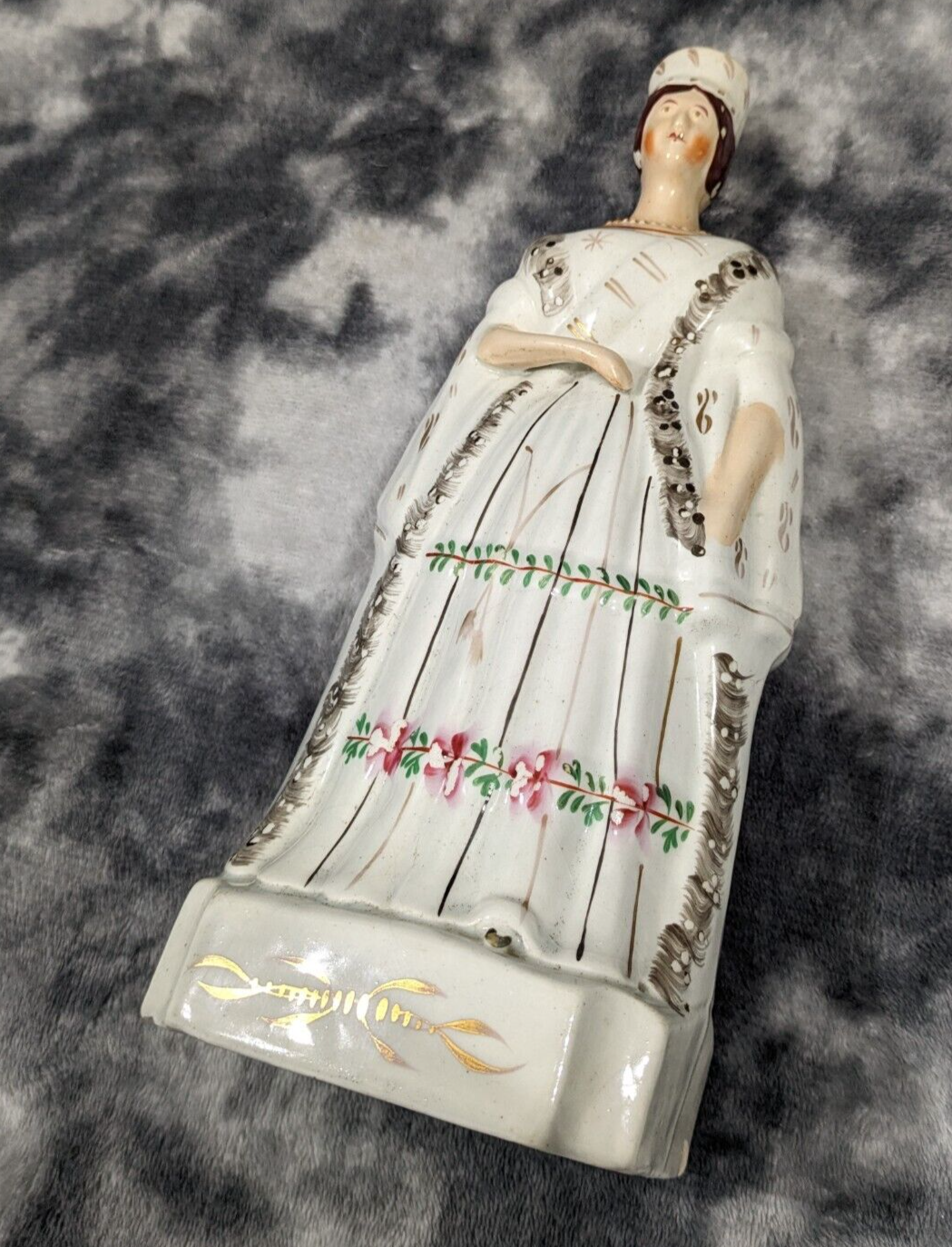Antique Staffordshire Pottery Figure Queen Victoria Ermine Cloak 19th Century