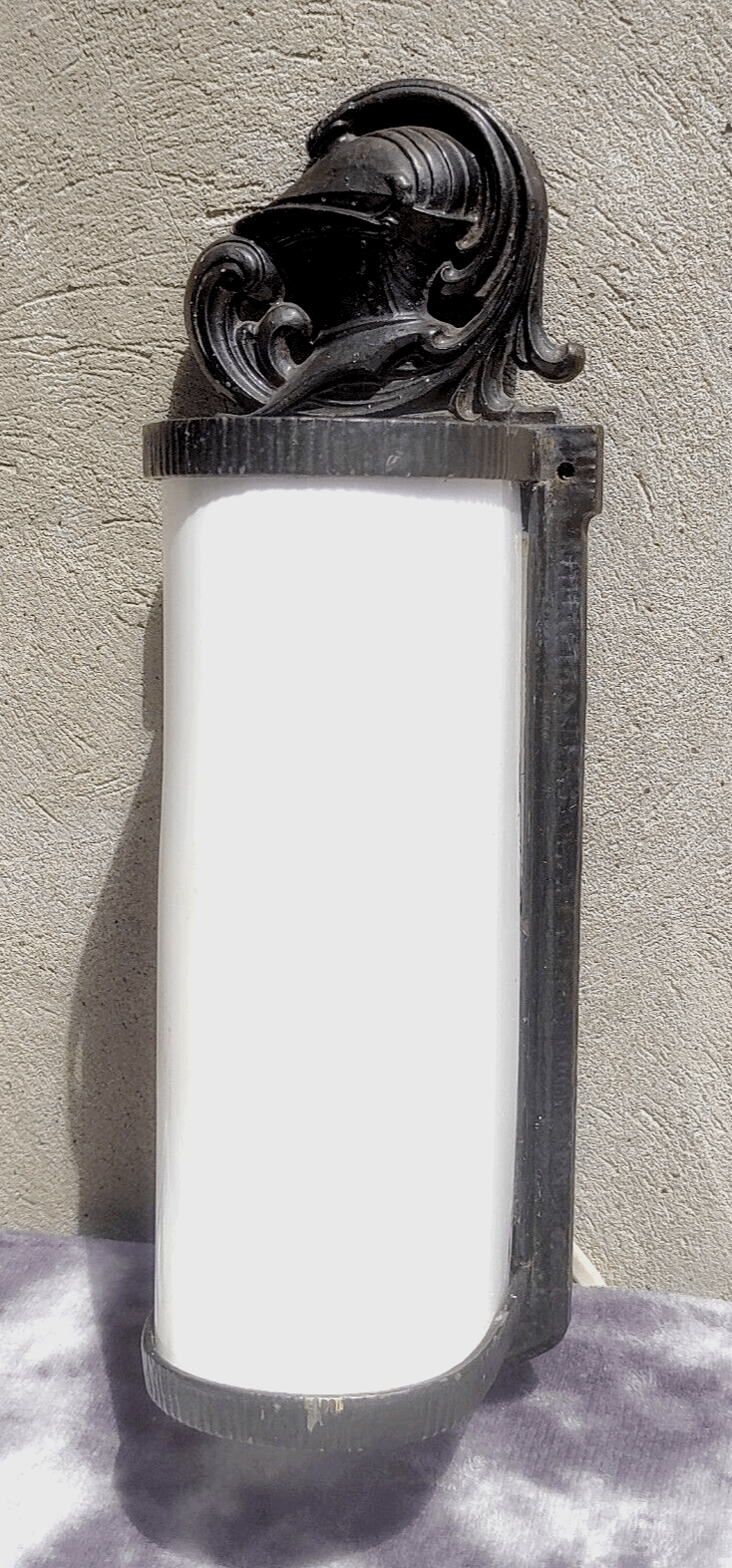 Vintage Art Deco Black Cast Iron / Brass Knight Wall Light Tube Lamp 38 cm - Tommy's Treasure