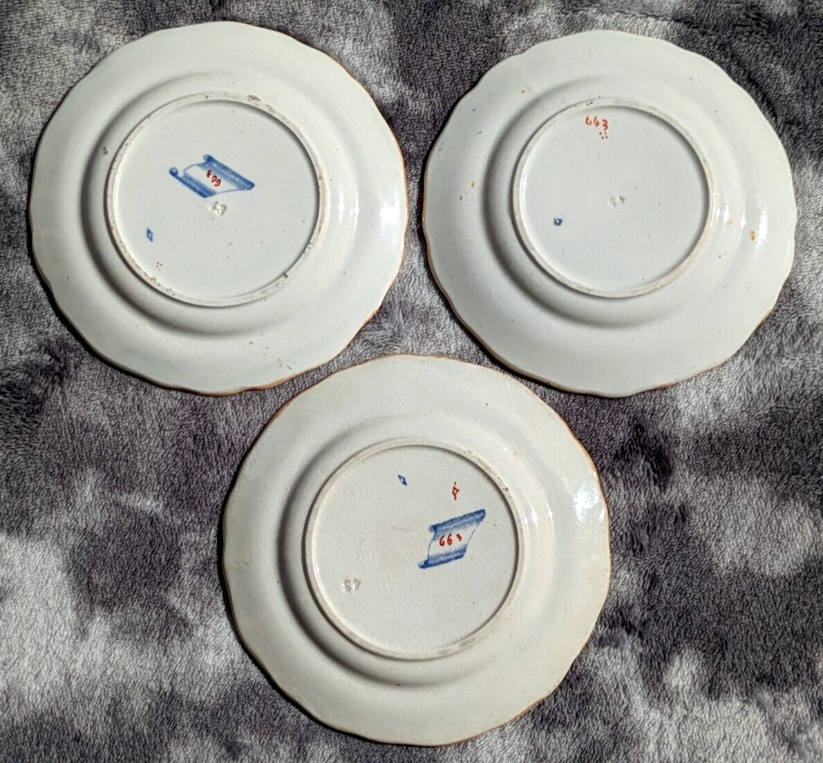 Antique Trio of Hand Painted Imari Porcelain Plate Dishes Blue Scroll Mark