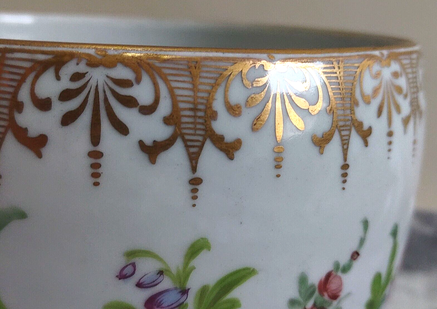 c.1890 Dresden German Porcelain Hand Painted Flowers Antique Jardiniere Plant Pot