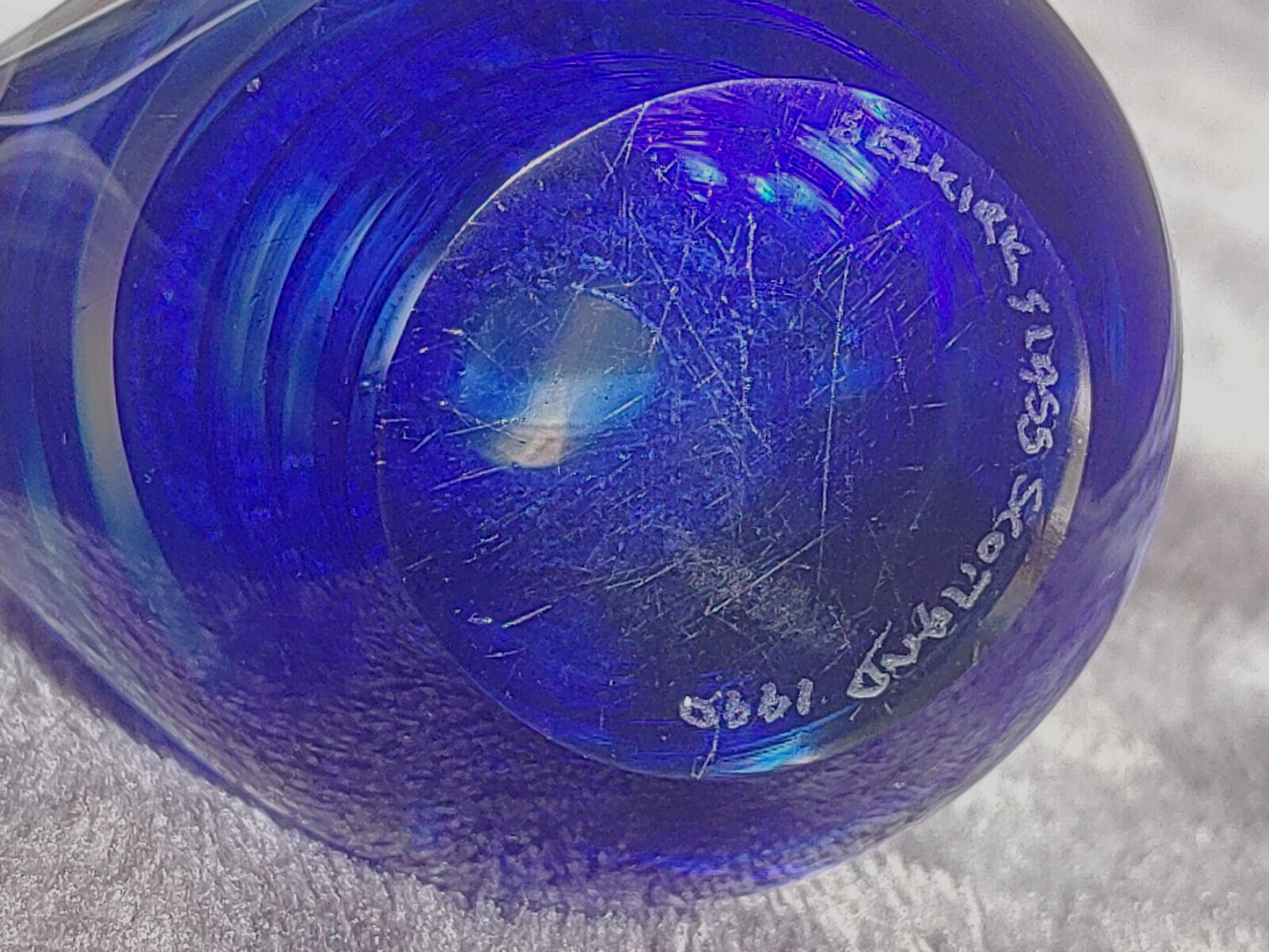 Scotland Selkirk Cobalt Blue Swirled Vintage Art Glass Bird Paperweight Signed