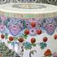 Taburete de jardín chino del siglo XX de porcelana Famille Rose con pavos reales y forma de barril