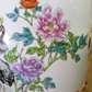 Taburete de jardín chino del siglo XX de porcelana Famille Rose con pavos reales y forma de barril
