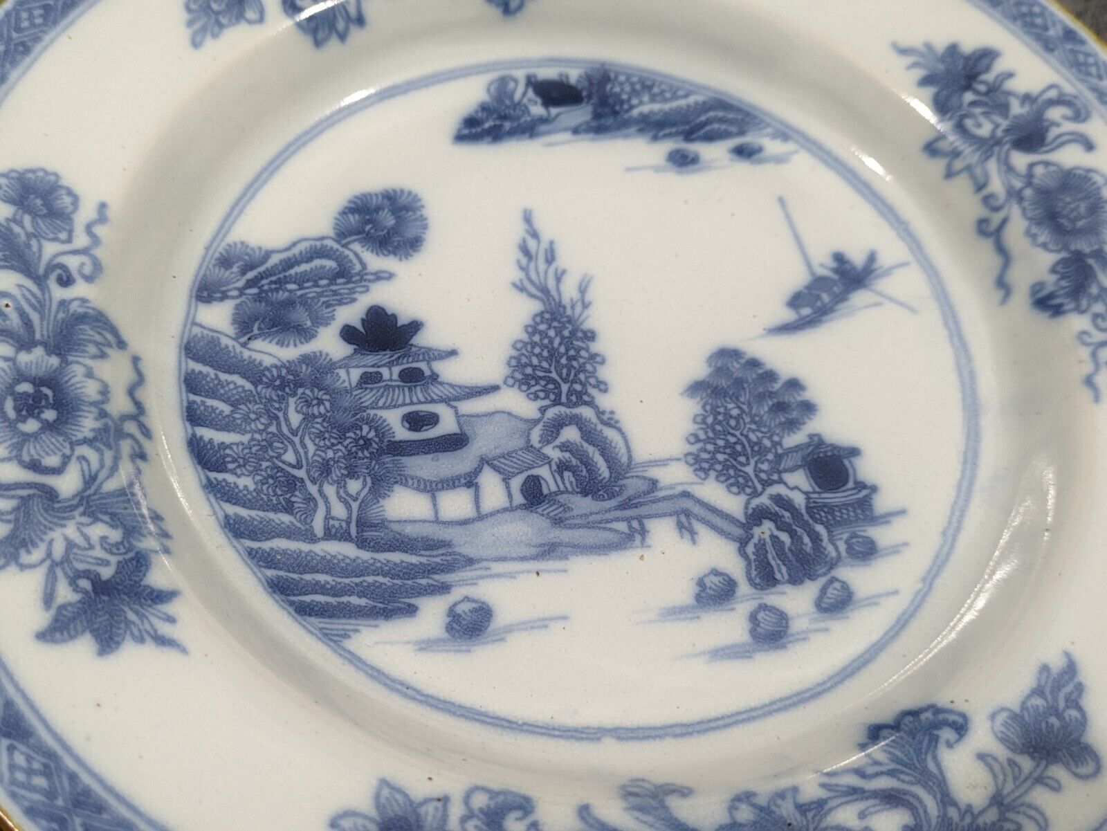 Antique 18th Century Chinese Blue & White Landscape Porcelain Plate Dish 23 cm
