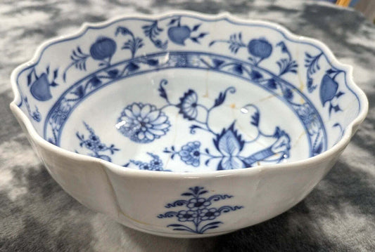 Antique c1920 German Meissen Hand Painted Blue Onion Pattern Porcelain Bowl 22cm