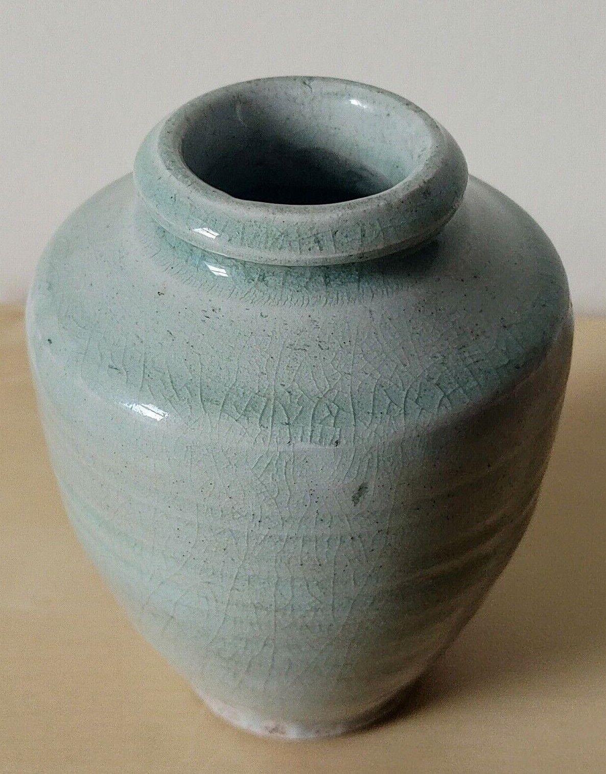 Chinese Ming Dynasty Longquan Celadon-Glazed Pottery Porcelain Vase Pot - Tommy's Treasure